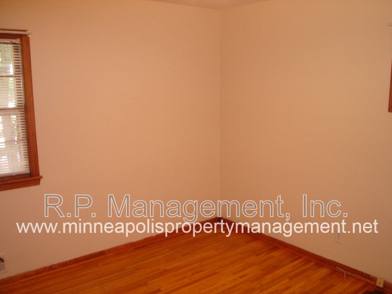 4 Bedroom Rambler in Roseville.  Available 6/14/26 property image