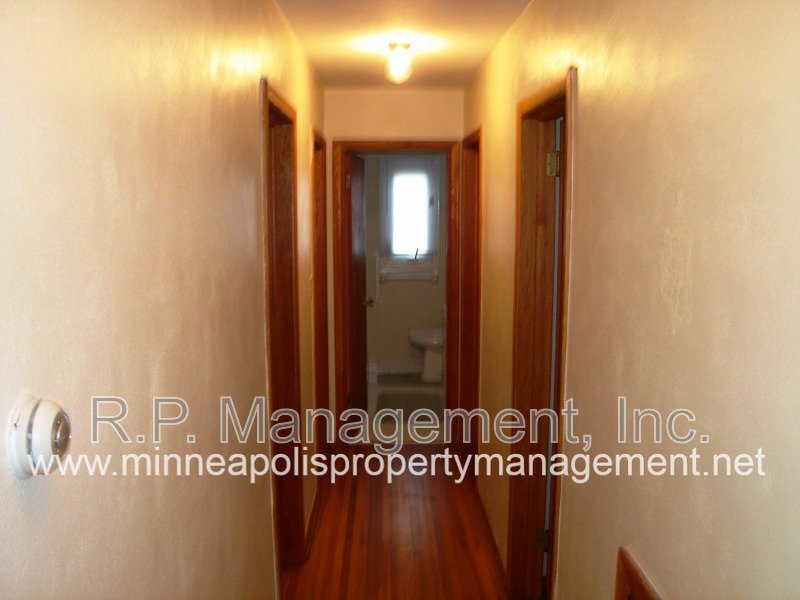 4 Bedroom Rambler in Roseville.  Available 6/14/26 property image