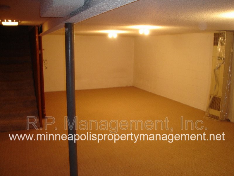 4 Bedroom Rambler in Roseville.  Available 6/14/26 property image