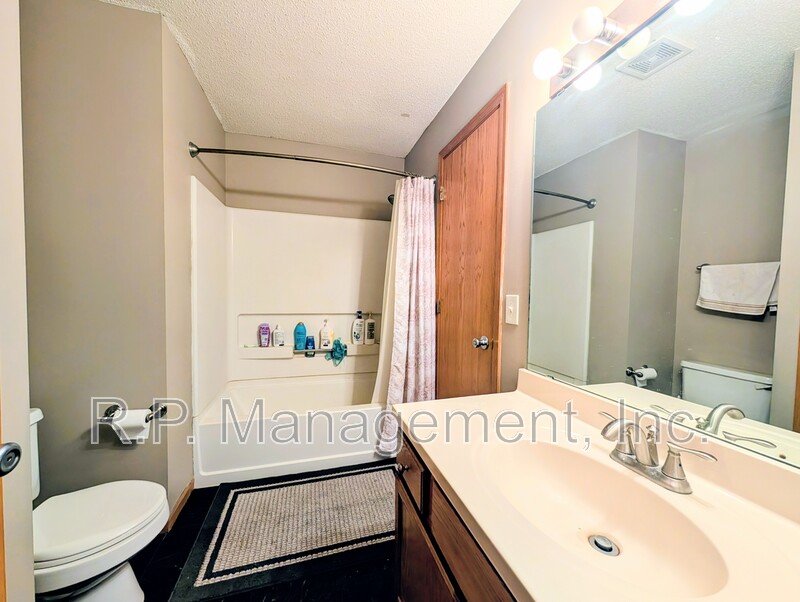 End unit townhome in a prime location  5/1 property image