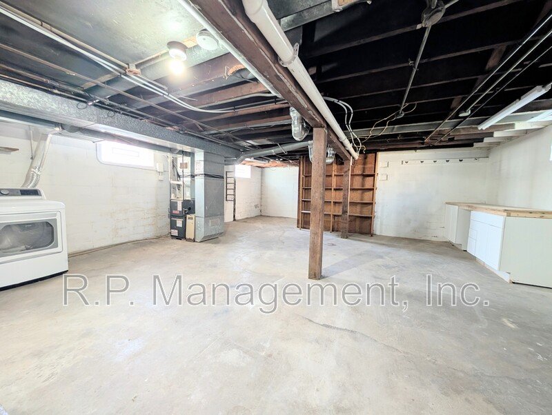 Newly updated 3bdrm 2bath on a corner lot property image