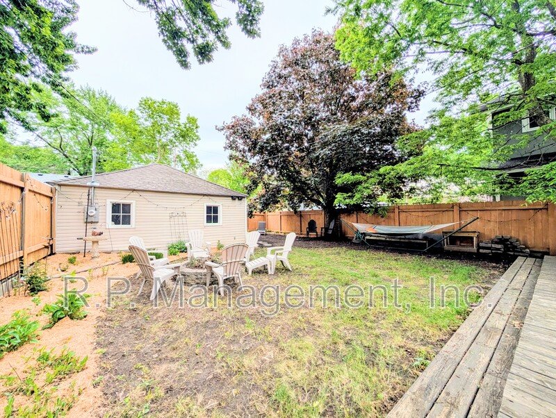 Updated 4bedroomm 2bath with amenities  Available 8/1 property image