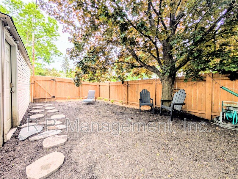 Updated 4bedroomm 2bath with amenities  Available 8/1 property image