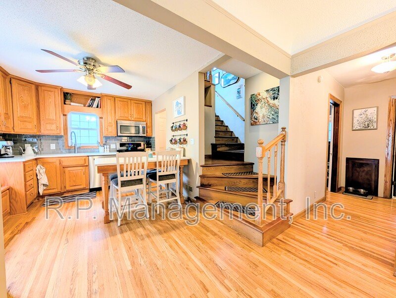 Updated 4bedroomm 2bath with amenities  Available 8/1 property image