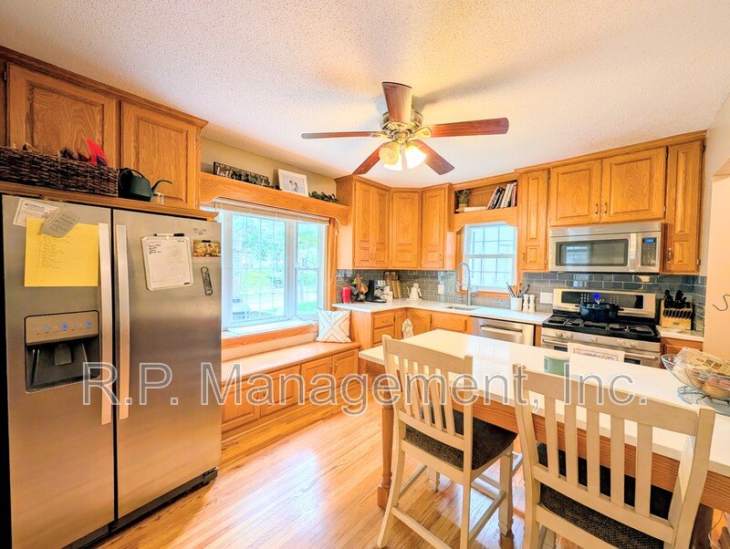 Updated 4bedroomm 2bath with amenities  Available 8/1 property image