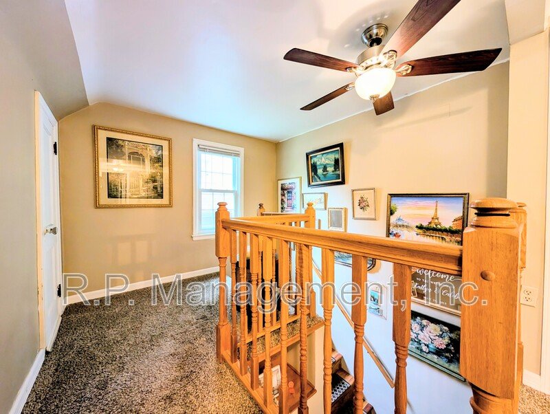 Updated 4bedroomm 2bath with amenities  Available 8/1 property image