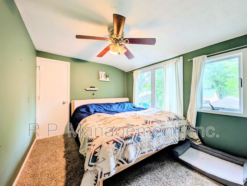 Updated 4bedroomm 2bath with amenities  Available 8/1 property image