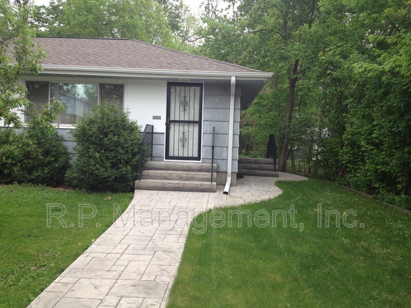 Well cared for 3 bedroom. 1 3/4 bath home near U of M. Available 9/1 property image