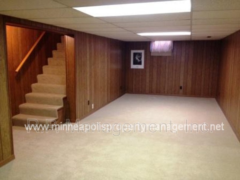 Well cared for 3 bedroom. 1 3/4 bath home near U of M. Available 9/1 property image