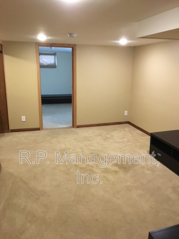 Well cared for 3 bedroom. 1 3/4 bath home near U of M. Available 9/1 property image
