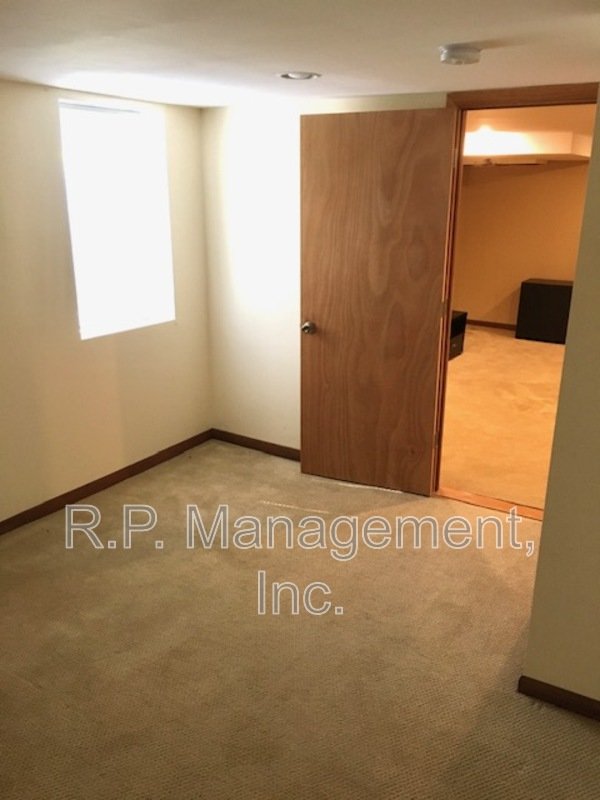 Well cared for 3 bedroom. 1 3/4 bath home near U of M. Available 9/1 property image