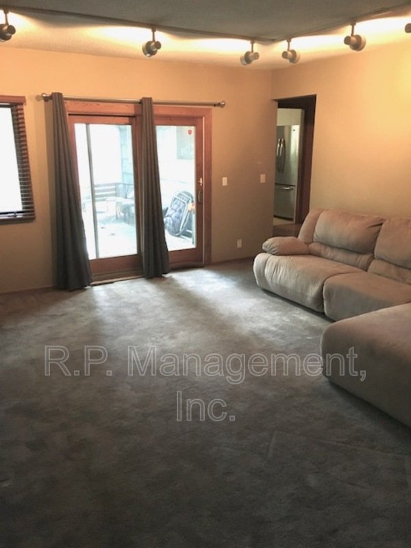 Well cared for 3 bedroom. 1 3/4 bath home near U of M. Available 9/1 property image