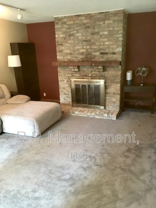 Well cared for 3 bedroom. 1 3/4 bath home near U of M. Available 9/1 property image