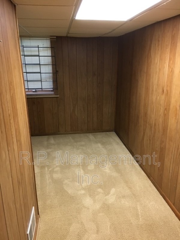 Well cared for 3 bedroom. 1 3/4 bath home near U of M. Available 9/1 property image