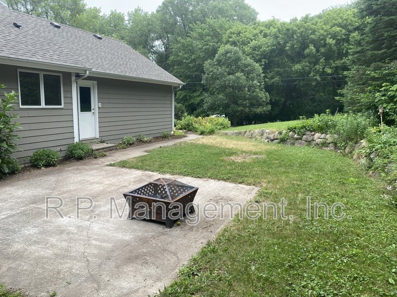 4BR/5BA 4,020 SF Minnetonka Home! property image
