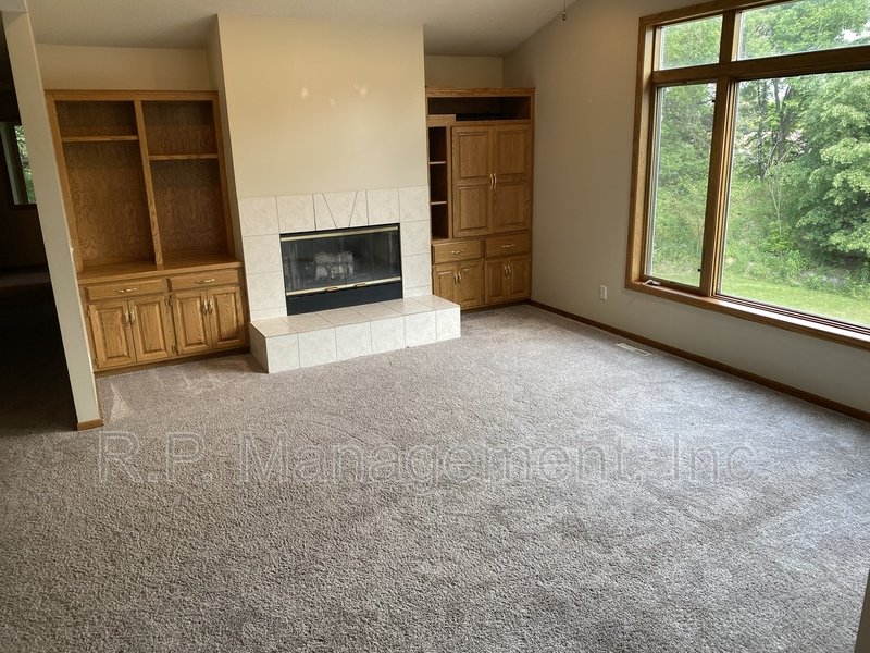 4BR/5BA 4,020 SF Minnetonka Home! property image