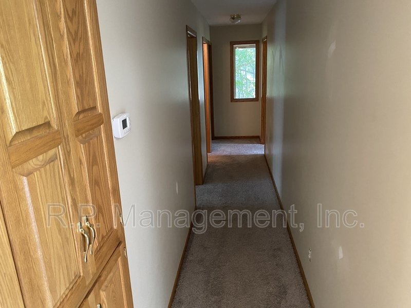 4BR/5BA 4,020 SF Minnetonka Home! property image