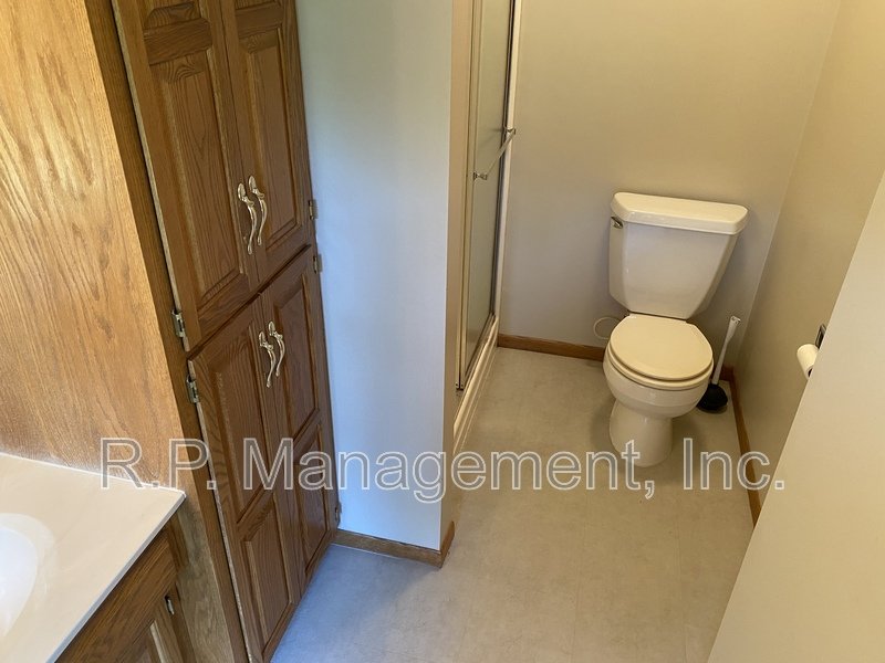 4BR/5BA 4,020 SF Minnetonka Home! property image