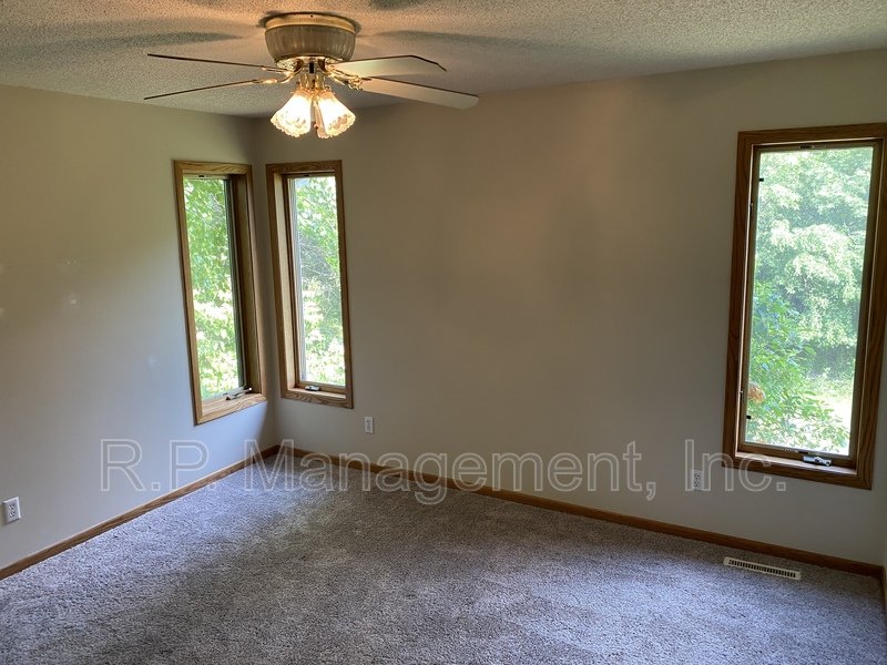 4BR/5BA 4,020 SF Minnetonka Home! property image