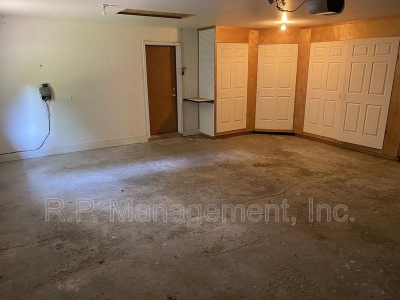4BR/5BA 4,020 SF Minnetonka Home! property image