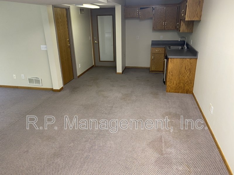 4BR/5BA 4,020 SF Minnetonka Home! property image