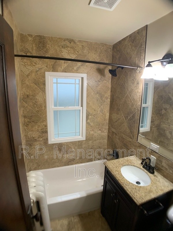 Charming 3bdrm 2bath with natural woodwork throughout property image