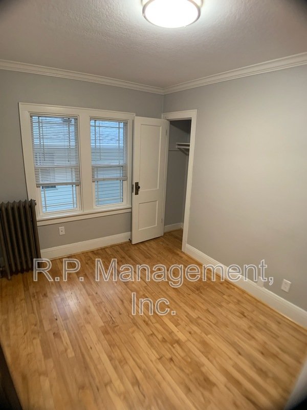 Charming 3bdrm 2bath with natural woodwork throughout property image