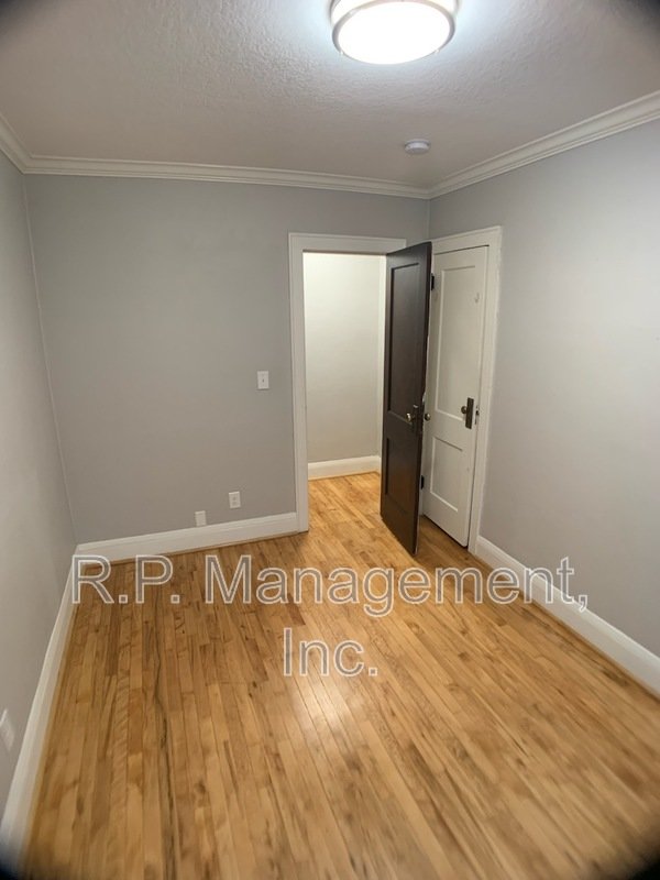 Charming 3bdrm 2bath with natural woodwork throughout property image