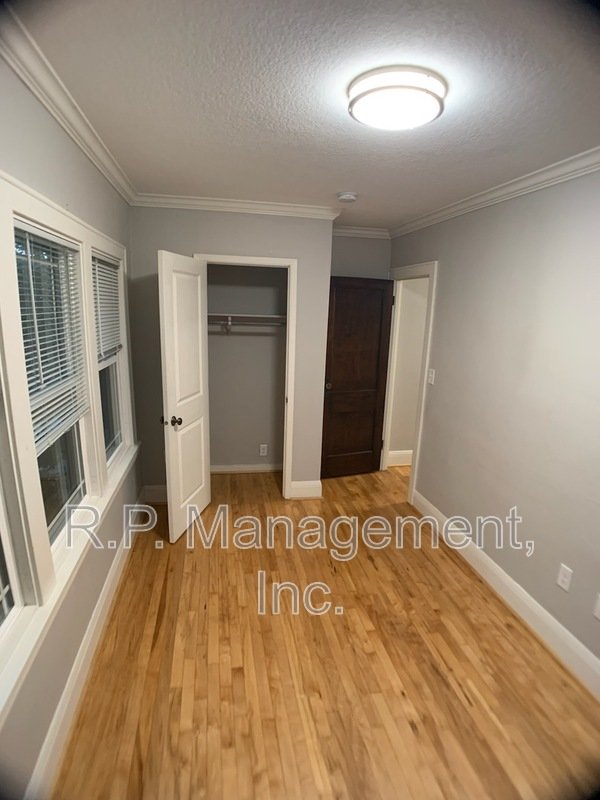 Charming 3bdrm 2bath with natural woodwork throughout property image