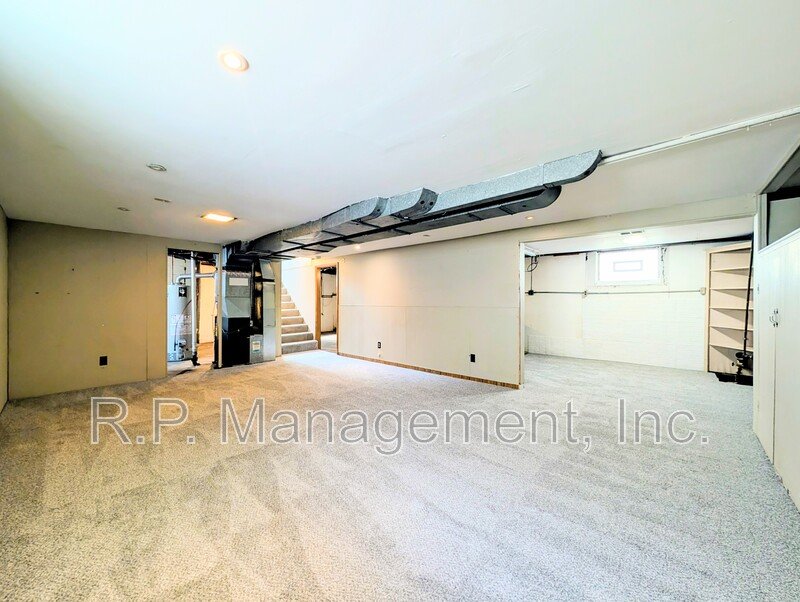 Charming 2-bedroom, 1-bath home just a few blocks from beautiful Minne property image