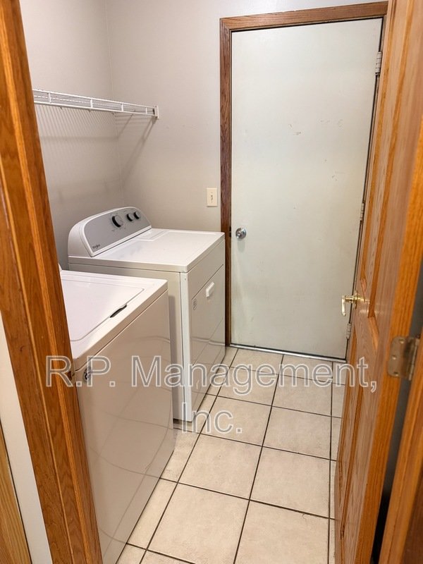 3 Bedroom Townhome Eden Prairie. Available 8/1 property image