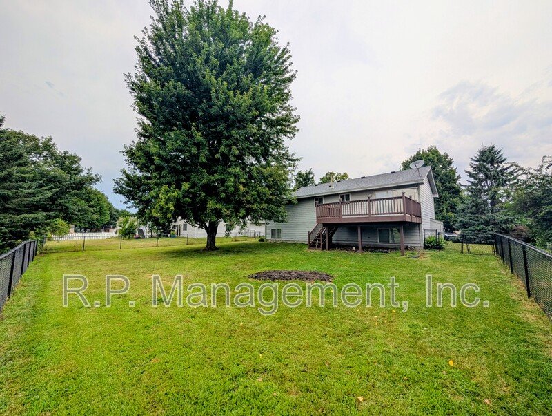 Ideal Split Entry Home. 8/10 property image