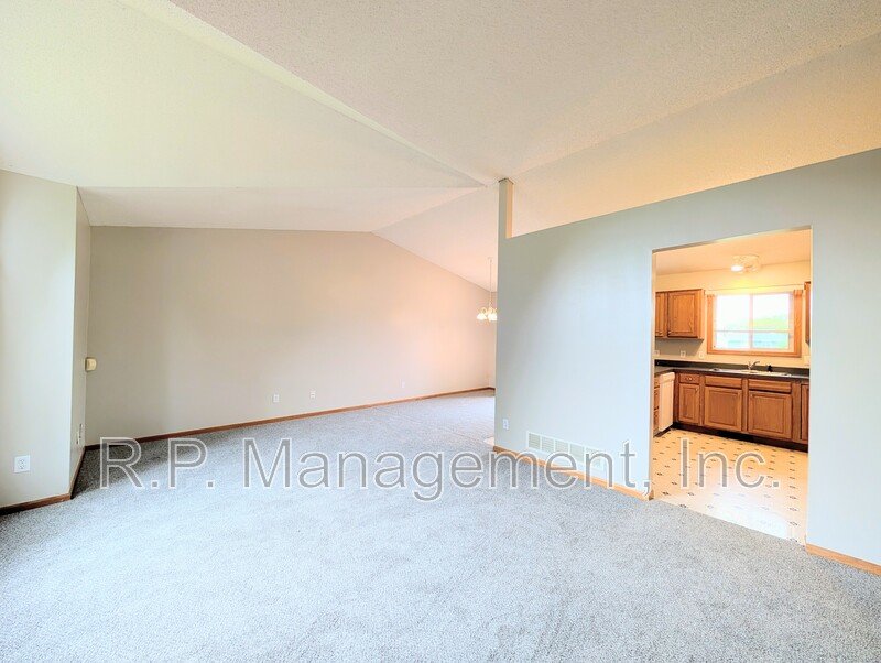 Ideal Split Entry Home. 8/10 property image
