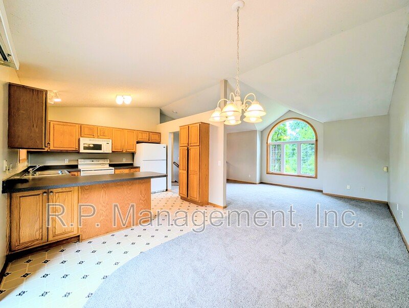 Ideal Split Entry Home. 8/10 property image