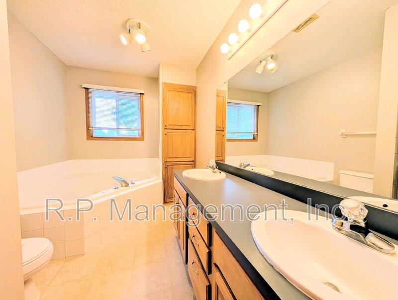 Ideal Split Entry Home. 8/10 property image