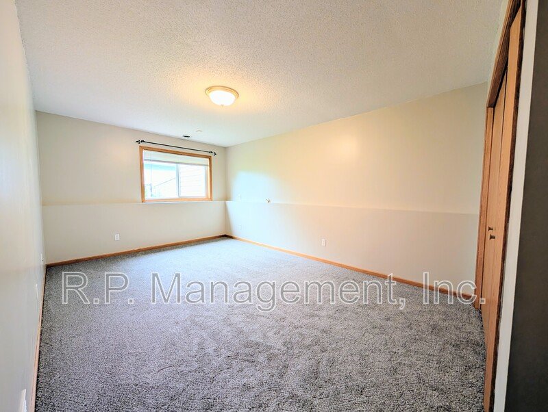 Ideal Split Entry Home. 8/10 property image