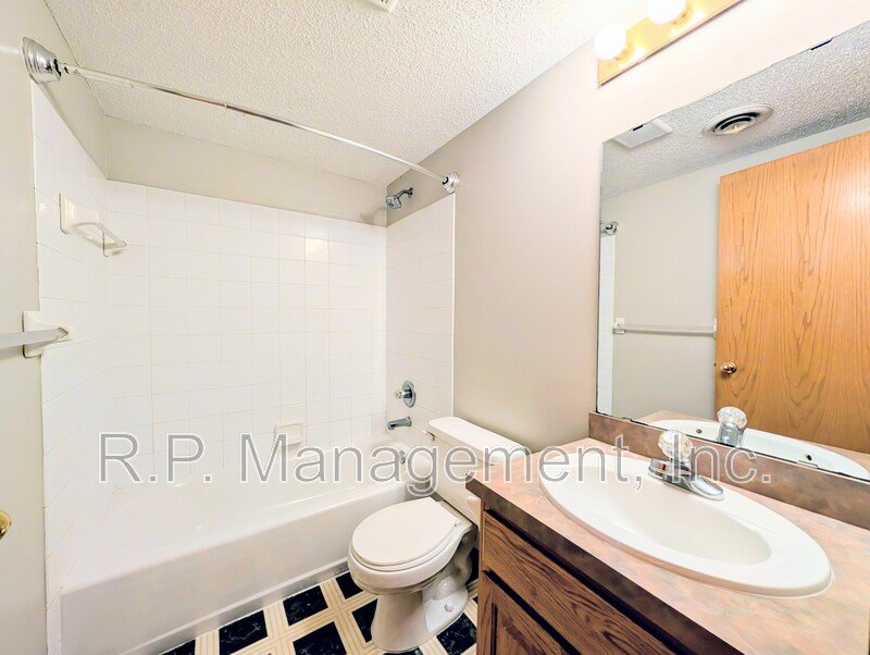 Ideal Split Entry Home. 8/10 property image