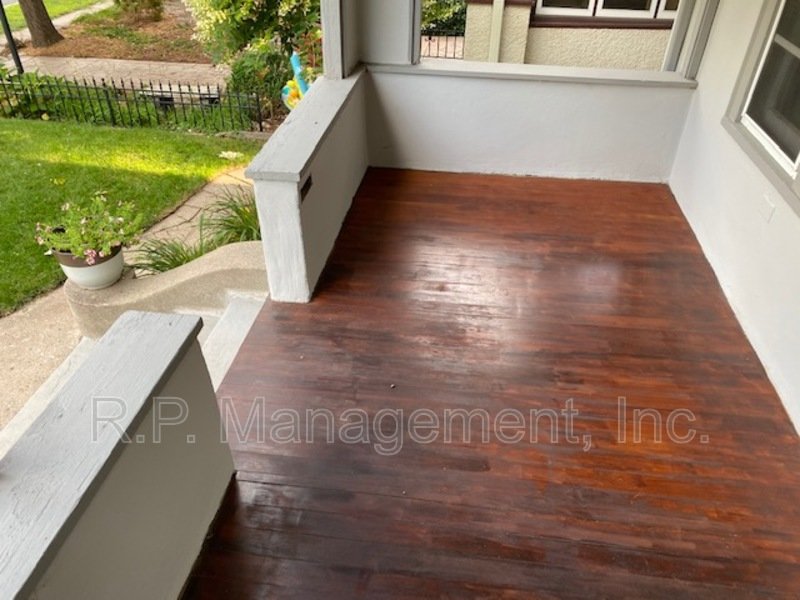 Adorable 3BR/2BA Uptown Mpls near lakes. property image