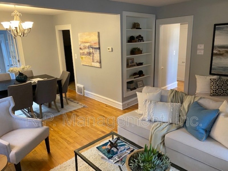 Adorable 3BR/2BA Uptown Mpls near lakes. property image