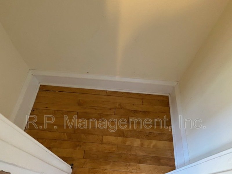 Adorable 3BR/2BA Uptown Mpls near lakes. property image