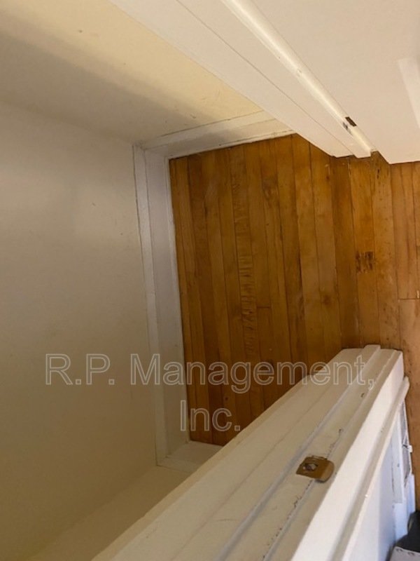 Adorable 3BR/2BA Uptown Mpls near lakes. property image