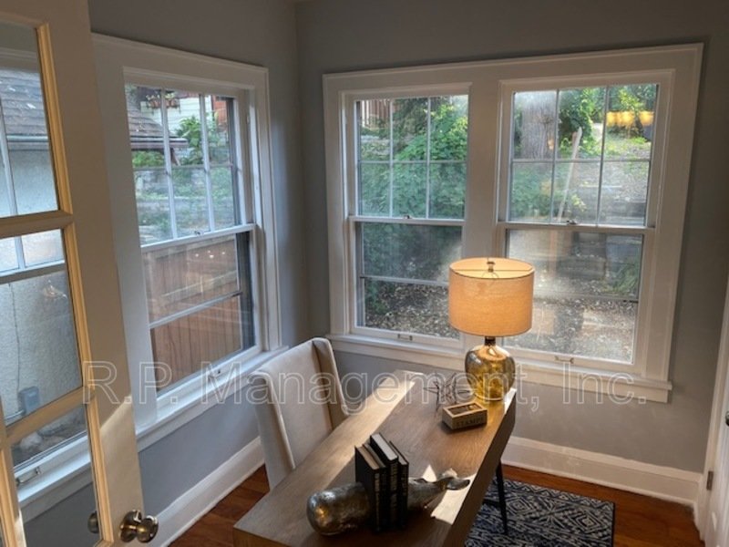 Adorable 3BR/2BA Uptown Mpls near lakes. property image