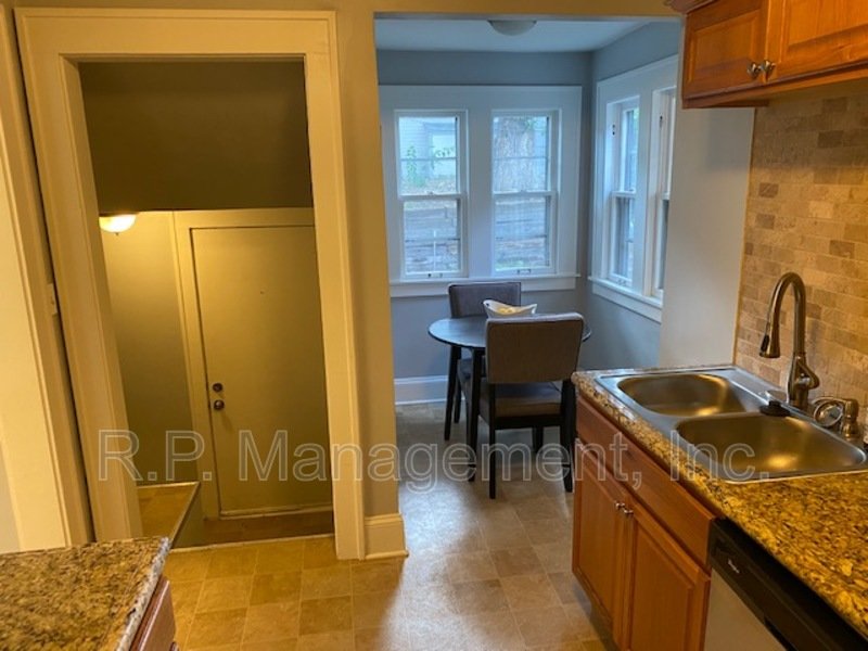 Adorable 3BR/2BA Uptown Mpls near lakes. property image