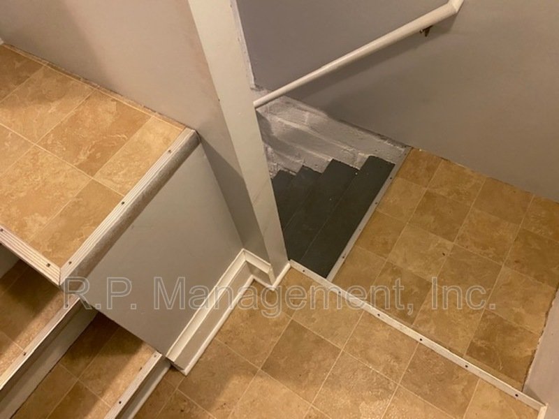 Adorable 3BR/2BA Uptown Mpls near lakes. property image