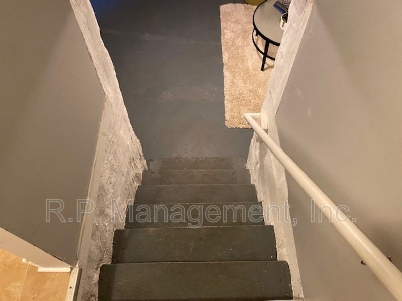Adorable 3BR/2BA Uptown Mpls near lakes. property image