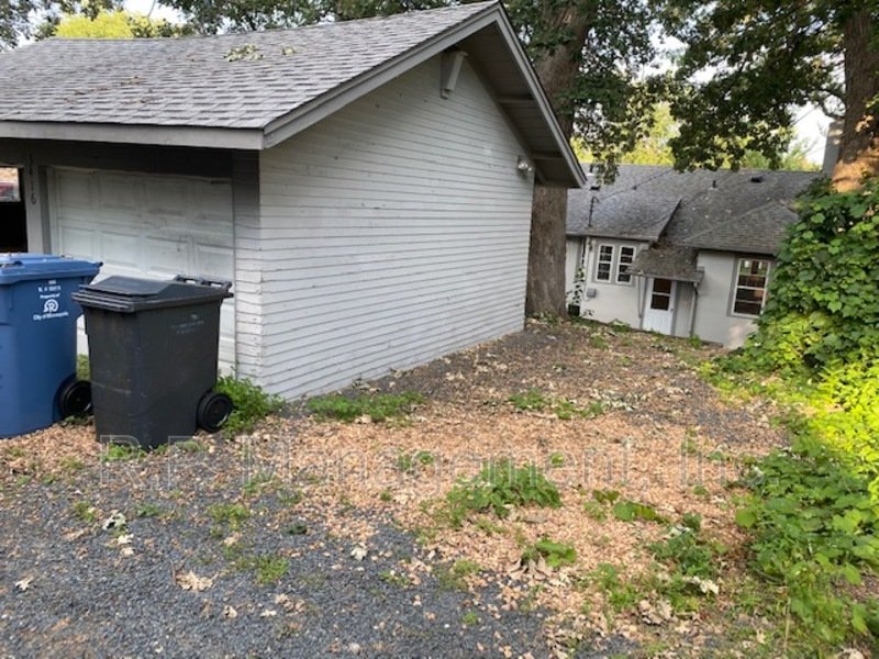 Adorable 3BR/2BA Uptown Mpls near lakes. property image