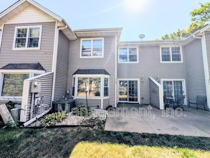 Charming & spacious 2BR/2BA Columbia Heights Townhome! property image