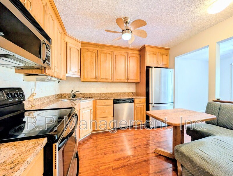 Charming & spacious 2BR/2BA Columbia Heights Townhome! property image