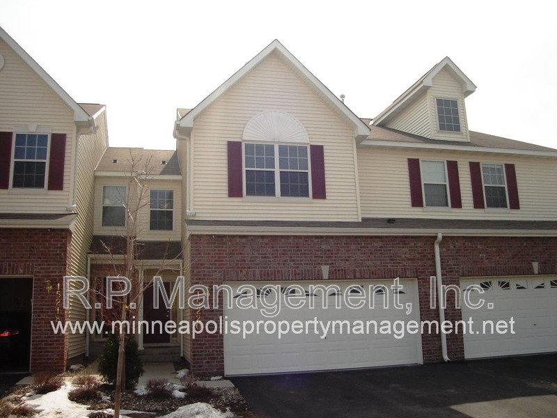 Newer 4 Bedroom Townhome in Apple Valley1 1/1 property image