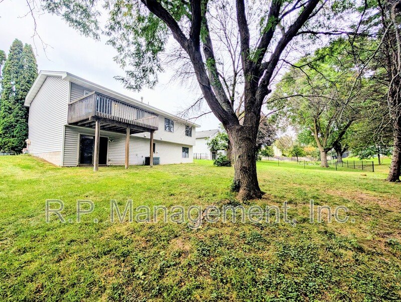 5 Bedroom home in Eagan.  Available now! property image